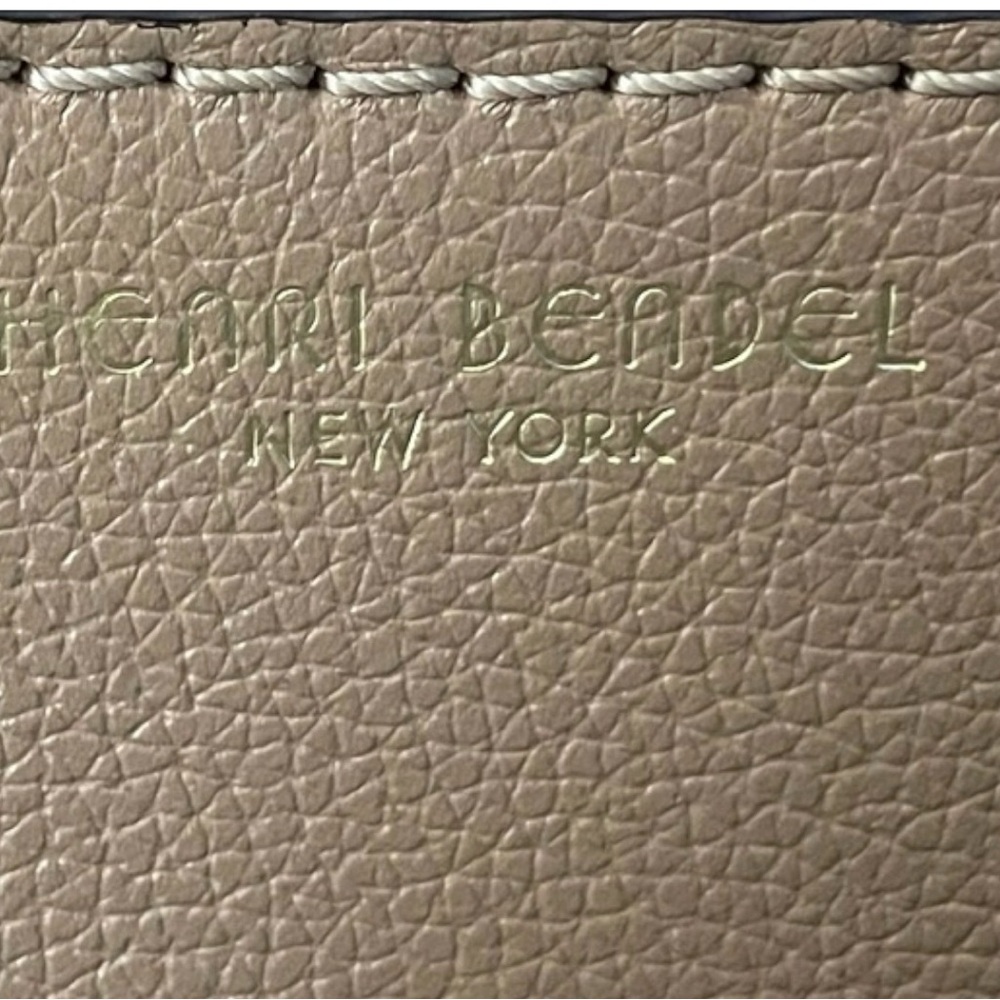 Henri Bendel Pebbled Leather Camera Crossbody Bag Beige Neutral Gold Hardware - Picture 3 of 12